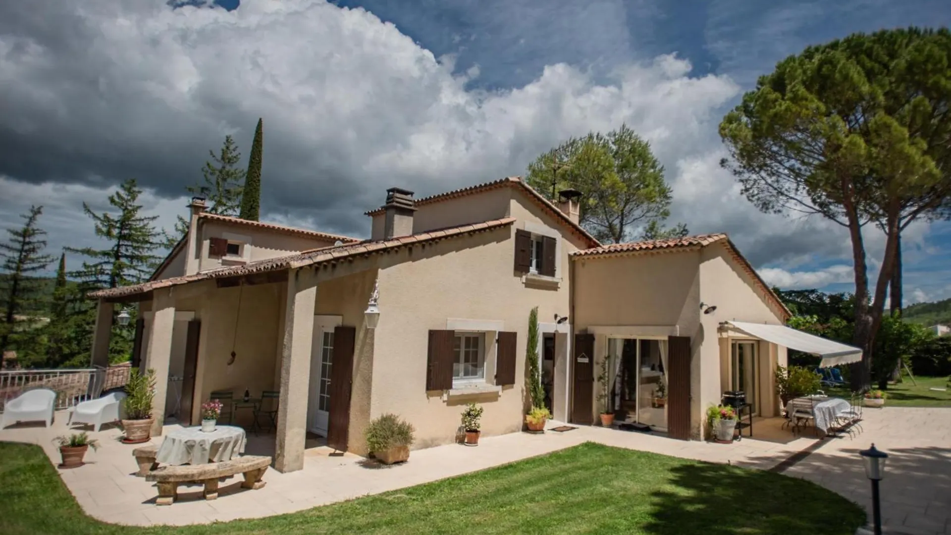 Holiday home Le Grand Liodrey Villa Cereste France